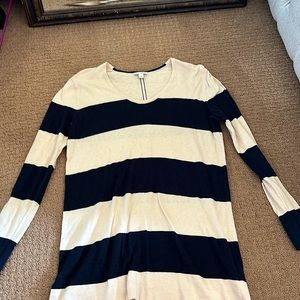 Gap CrewNeck Stripped sweater! Soft! Loose fitting! Comfy! Goes with everything!